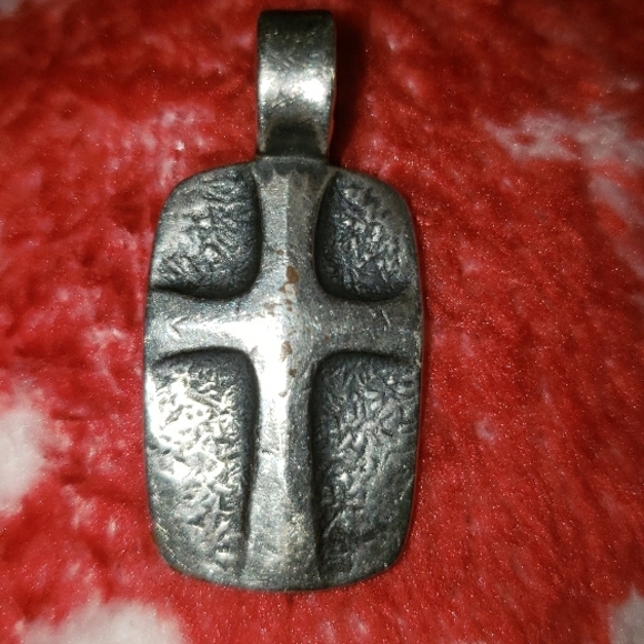 Silver James Avrey Cross Pendant - Picture 4 of 5